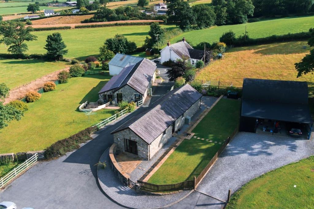 Апартаменты The Barn. Кармартен Экстерьер фото